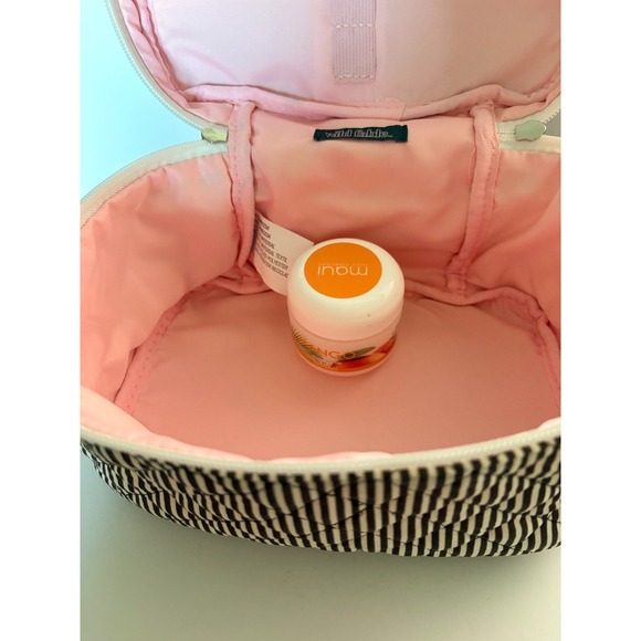 Wild Fable Brown Striped Quilted Makeup Travel Bag - NWT - Picture 3 of 6